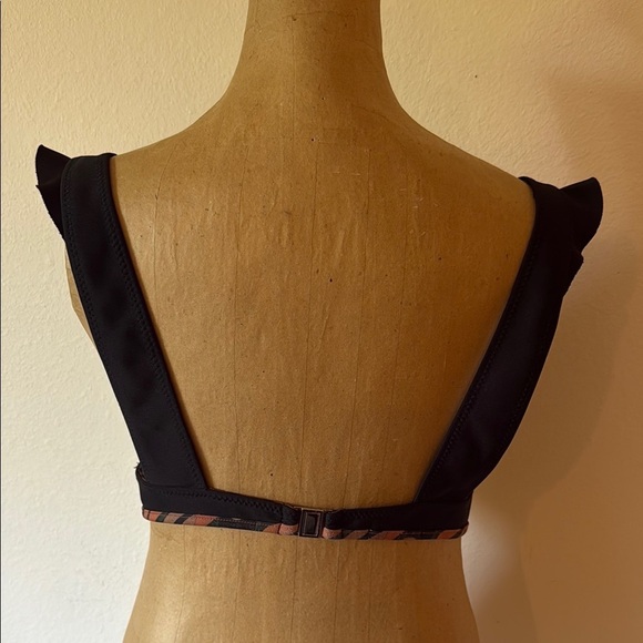 Seea swim top Black Ruffled Women's bikini Top reversible great condition - Picture 2 of 5